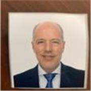 Abogado con 27 años de experiencia profesional da clases personalizadas a universitarios y opositores 