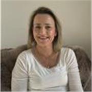 Passionnée par la lecture et la langue j’ai à cœur de pouvoir vous transmettre  le goût de celle-ci de la façon la plus agréable .