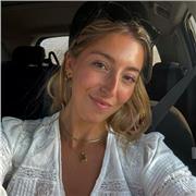 Organizada, responsable y con ganas de poder enseñar mis conocimientos. Me gustaría dar clases a niños y niñas