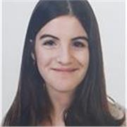Profesora de inglés que imparte clases a todas las edades