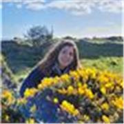 Tutor per aiuto compiti per bambini, con esperienza supplenze nelle scuole elementari e formazione in psicologia della formazione.