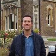 Profesor de inglés diplomado con 20 años de experiencia.  Puedo dar clases tanto a adultos como a jóvenes con ganas de aprender.