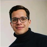 Estudiante de economía que imparte clases a todo interesado
