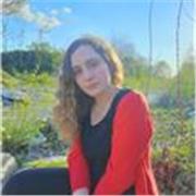 Studentessa impartisce ripetizioni di letteratura italiana, storia e inglese per studenti di tutte le classi da elementari a liceo