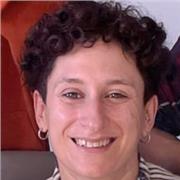 Biologa offre lezioni di biologia e mappe concettuali per facilitare lo studio