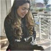 Compassionate English tutor who makes learning fun and engaging 