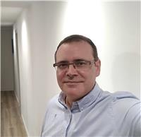 Arquitecto valenciano con más de 20 años de experiencia dando clases particulares presenciales y on line. mi especialidad son las matemáticas, hasta nivel de selectividad, pero también he dado asignaturas de ciencias