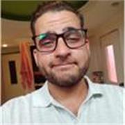 Evaluó el nivel de cada estudiante individualmente y creo una clase para apoyar o reforzar las áreas que más lo requieran