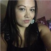 Monitora de yoga niños y niñas