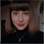 Studentessa del liceo linguistico, frequentante il quarto anno con media del 9, impartisce lezioni di inglese indicate a bambini e ragazzi di età compresa tra i 6 e i 18 anni