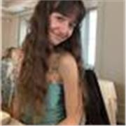Ciao! Sono Chiara. Se le materie umanistiche ti sembrano un labirinto, sono qui per guidarti con entusiasmo e tanta passione!