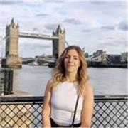 Mi chiamo Camilla, sono una studentessa universitaria in International Management e parlo 4 lingue! Se avete bisogno di aiuto con i compiti, con le lingue, la matematica o economia, avete trovato la persona giusta!