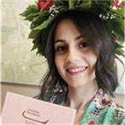 Laureata con LRN C1-inglese e 24cfu per l'insegnamento. Impartisco ripetizioni e aiuto compiti dal livello A1 al livello C1