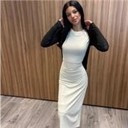 Profesora de apoyo escolar apta para enseñar materias como lengua, matemáticas básicas entre otras