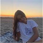 Joven titulada con el C1 de inglés. Tengo mucha experiencia con niños y con hacer clases de repaso, concretamente de ingles. 