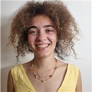 Buongiorno, Sono una studentessa della magistrale Programmazione e Gestione dei Servizi sociali a Parma.Prima di trasferirmi a Parma vivevo a Bergamo, dove ho frequentato il liceo scientifico indirizzo linguistico e successivamente la triennale di Soc