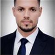 Qualified English teacher for all levels offering effective online lessons, with a university background in English Studies and pr