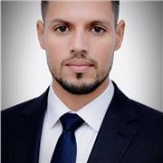 Qualified English teacher for all levels offering effective online lessons, with a university background in English Studies and pr