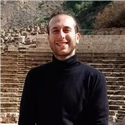 Profesor con el grado de Economía con experiencia, se imparten clases de Economía, Matemáticas, preguntar otras materias.