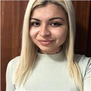 Doy clases de apoyo para poder ganar algo de dinero mientras estudio