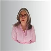 Profesora nativa de francés para personas que emigran. 
