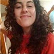 Maestra de Primaria con actitud, motivación y especial interés en ayudar a los menores con dificultades.
