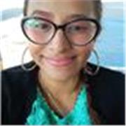 Profesora de Psicología y de desarrollo personal que imparte clases a todas las edades