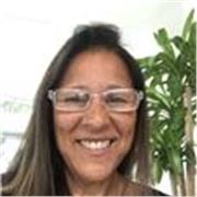No tengo título. Hago clases conversacionales de inglés