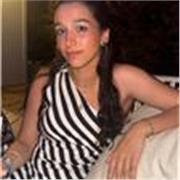 Universitaria con mas de 5 títulos, con speaking nativo