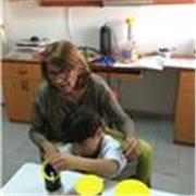 Tutor empático y dinámico. Ofrezco refuerzo lúdico a niños con dificultades en su aprendizaje de inglés o español. 