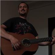 J’enseigne la guitare ou la basse pour tout âges