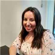 Educadora infantil especializada en apoyo escolar y refuerzo académico online para niños de 3 a 12 años