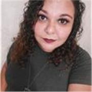 Maestra en educación, da clases de español