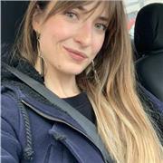 Bilingue depuis l’âge de 12ans par amour de la langue anglaise. J’aimerais aujourd’hui pouvoir partager ce goût de la communication