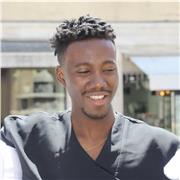 Laureando in Laurea magistrale in CAM
Cinema, Arti della scena,
Musica e Media offre lezioni online/presenziali per stranieri