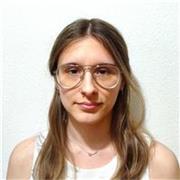 Mediadora comunicativa enseña Lengua de signos para niños y adultos.