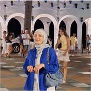 Me encanta enseñar y por eso me dedico a dar clase en árabe y repaso de alumnos de primaria، de la eso o universitarios .