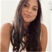Maestra graduada en Educación Primaria con título intermedio de inglés. 