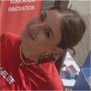 Sei alla ricerca di una insegnante che possa aiutarti nello studio ma anche avere un rapporto umano? Piacere, sono Claudia Mele