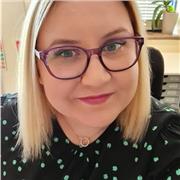 Romanian speaker with 9 years of UK, currently studying business. Happy to help people who would like to learn a new language