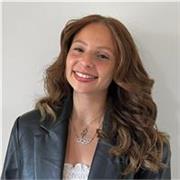 I'm a patient, multilingual tutor helping non-native speakers improve English fluency, confidence, and communication.