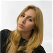 Profesora titulada en Psicología, con Máster en Psicología General Sanitaria. Experiencia como docente de idiomas.