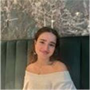 Estudiante de Farmacia, me apasiona enseñar y ayudar a los demás a entender las materias que a veces parecen difíciles.