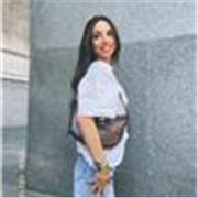 Me defino como una persona que la gusta mucho ayudar a los demas y ver los avances de las personas