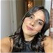 Studentessa di Giurisprudenza, diplomata al liceo scientifico indirizzo Cambridge con certificazione B2 avazata