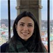 Laureata a pieni voti in Letteratura e filologia moderna offre ripetizioni di Latino