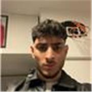 Bankkaufmann, der Englisch-Nachhilfe für Schüler und Erwachsene anbietet