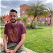 Soy una persona agradable, responsable y muy atenta. Y si hiciera falta hacerle de comer también se puede contar conmigo.