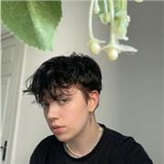 I give private lessons to students or people wanting to learn more about art! I specialise in drawing and more techniques too.