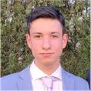 Profesor da clases para Bachillerato Tecnológico